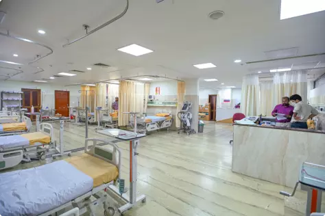 MICU with ventilators